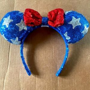Disney Patriotic red,white and blue Minnie Mouse ears Headband.